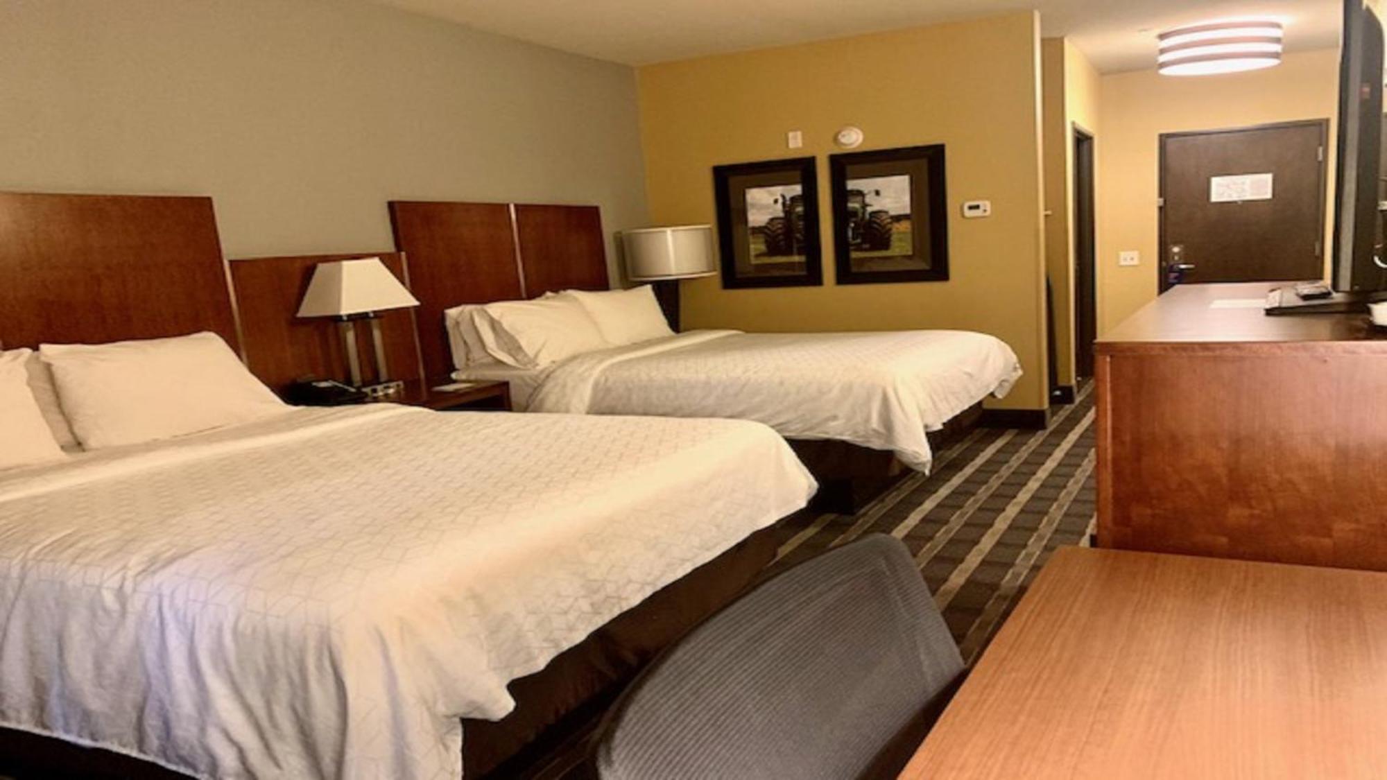 Holiday Inn Express & Suites Perry-National Fairground Area By Ihg Экстерьер фото