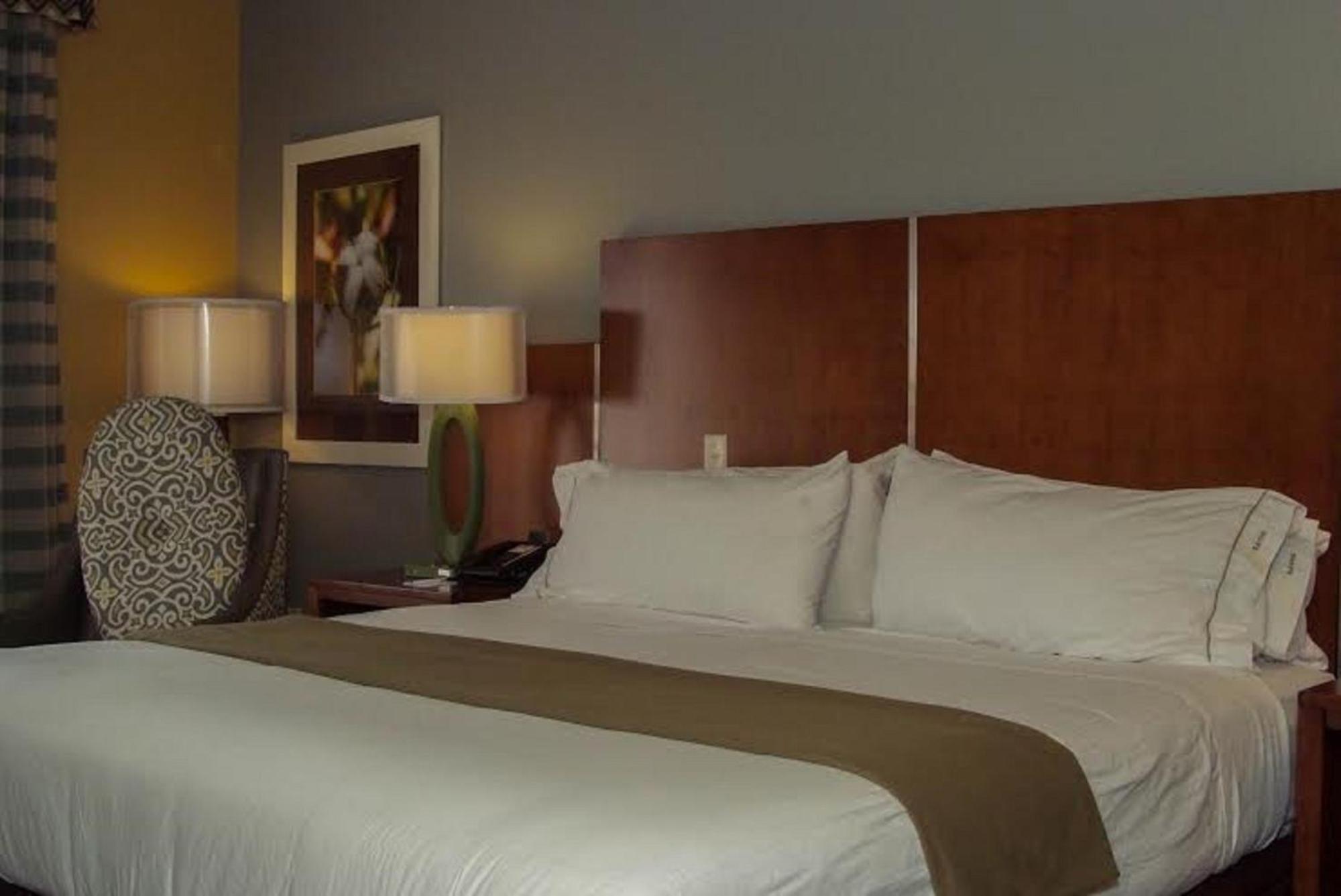 Holiday Inn Express & Suites Perry-National Fairground Area By Ihg Экстерьер фото